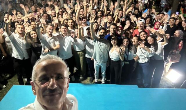Ulaştırma ve Altyapı Bakanı Uraloğlu, stajyer öğrencilerle buluştu: