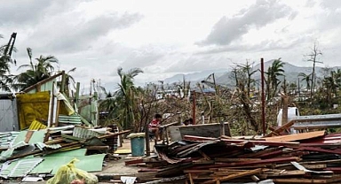 Vietnam'ın kuzeyinde etkisini hissettiren Kajiki Tayfunu nedeniyle binlerce kişi tahliye edildi