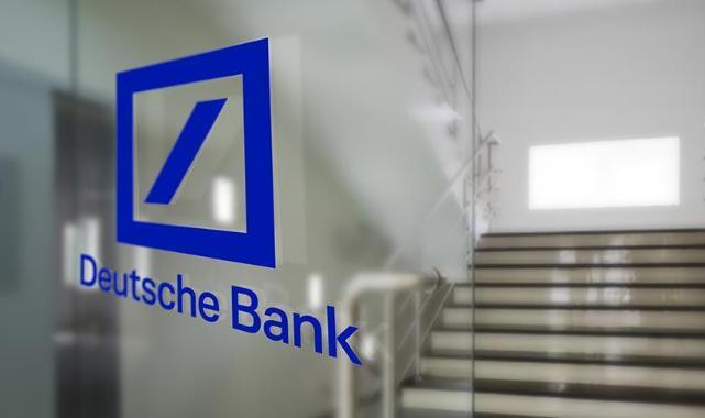 Alman bankası Deutsche Bank yedi yıl sonra yeniden Euro Stoxx 50'de