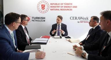 Bakan Bayraktar, ABD Enerji Bakanı Wright ile bir araya geldi