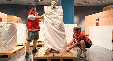 Bakan Ersoy, Antalya Arkeoloji Müzesi'ndeki eserlerin taşındığını duyurdu