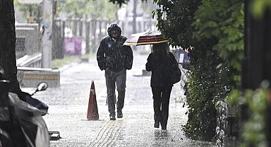 Başkentte gök gürültülü sağanak etkili oldu