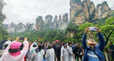 Çin’in Altın Hafta tatilinde 2,3 milyar seyahat yapılacak