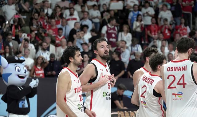 EuroBasket 2025 şampiyonu Almanya kupasını aldı