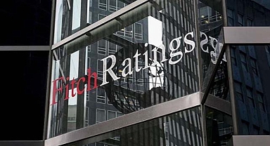 Fitch, İtalya'nın kredi notunu yükseltti