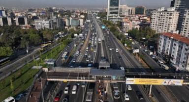 İstanbul'da haftanın ikinci iş gününde trafik yoğunluğu yaşanıyor