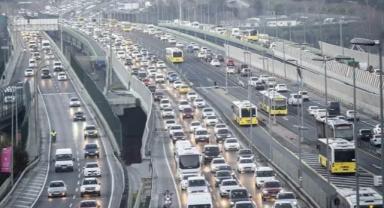 İstanbul'da haftanın son iş gününde trafik yoğunluğu yüzde 74'e ulaştı