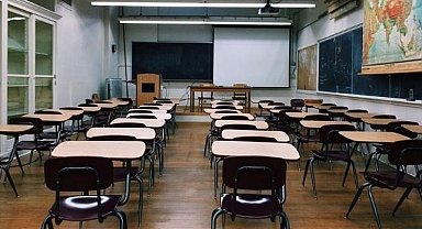 İsveç'te 2026'dan itibaren okullarda akıllı telefon yasaklanacak