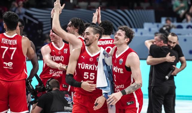 Kabine üyelerinden EuroBasket 2025'te finale yükselen A Milli Basketbol Takımı'na tebrik mesajı
