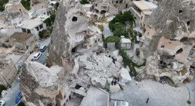 Nevşehir'de peribacasının bir bölümü çöktü