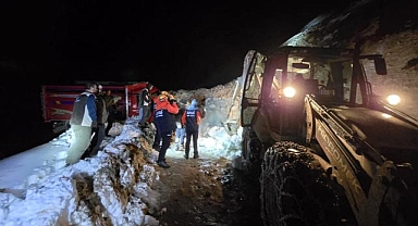 Rize'de çığ nedeniyle mahsur kalan 15 kişi kurtarıldı