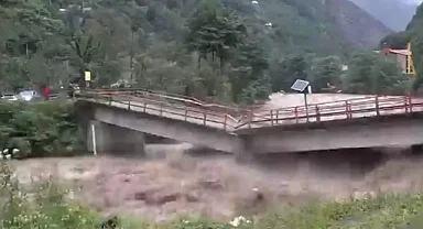 Rize'de sağanak etkili oluyor