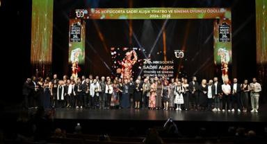 Sadri Alışık Tiyatro ve Sinema Oyuncu Ödülleri sahiplerini buldu