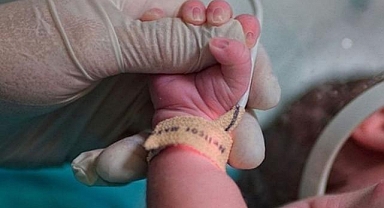 Sancaktepe'de hastalarına ilaçla erken doğum yaptırdığı öne sürülen doktora adli kontrol