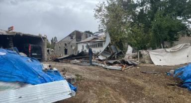 Son dakika...Ağrı'da fırtına 44 ev ve 30 ahırın çatısını uçurdu