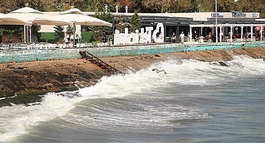 Tekirdağ'da poyraz 2 gündür deniz ulaşımında aksamalara neden oluyor