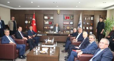 Ticaret Bakanı Bolat, Sakarya'da ziyaretlerde bulundu