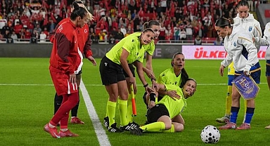 A Milli Kadın Futbol Takımı'nın Kosova maçı öncesi orta hakem baygınlık geçirdi