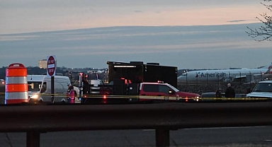 ABD'nin New York kentindeki LaGuardia Havalimanı'nda iki yolcu uçağı çarpıştı