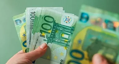 Almanya'da saatlik asgari ücret 2027'ye kadar 14,60 avroya yükselecek