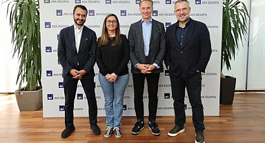 AXA Global CEO'su Buberl, AXA Türkiye çalışanlarıyla buluştu