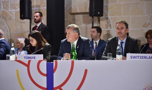 Bakan Bak'tan Erdoğan ve Trump'a