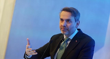 Bakan Bayraktar, son 23 yılda yenilenebilir enerjideki devrimde HES'lerin önemli rol oynadığını belirtti