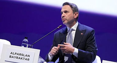 Bakan Bayraktar, uygun maliyetli enerji arzı için yatırımlara devam edileceğini bildirdi: