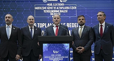 Bakan Uraloğlu, 5G ihalesinin yapıldığı salona canlı bağlantıyla hitap etti: