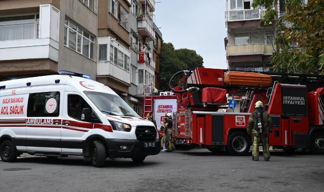 Bakırköy'de özel okulda çıkan yangına müdahale ediliyor