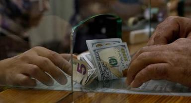 Dolar yeni güne yatay seyirle başladı