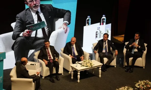 Dünya Gazetesi Ekonomi Zirvesi'nde bankacılık sektörü masaya yatırıldı