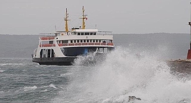 Gökçeada ve Bozcaada hattındaki 3 sefere fırtına engeli