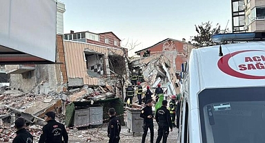  Kocaeli'de 7 katlı bina çöktü