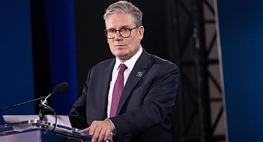 İngiltere Başbakanı Starmer, geniş çaplı ticaret heyetiyle Hindistan'da