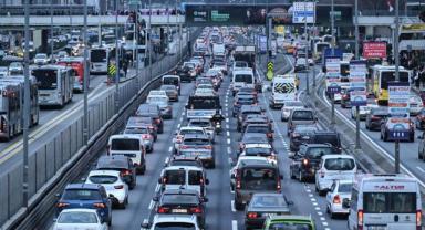 İstanbul Anadolu Yakası'nda trafik yoğunluğu yüzde 90'a ulaştı