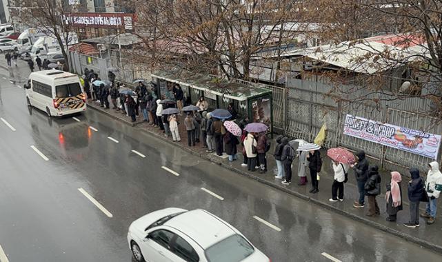 İstanbul'da sabah saatlerinde trafik yoğunluğu yüzde 76'ya çıktı
