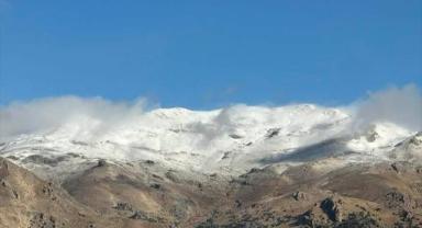 Kaş ilçesinde yüksek kesimlere kar yağdı