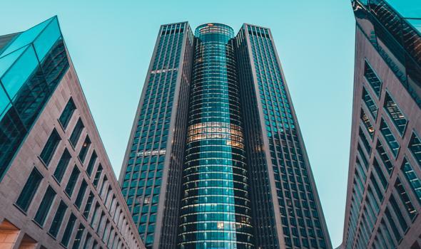 Küresel Kriz Derinleşiyor: Çok Uluslu Şirketler Kitleler Halinde İşçi Çıkarıyor!