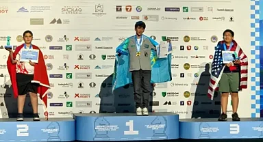 Milli satranççı Ali Poyraz Uzdemir, Kazakistan'da gümüş madalya kazandı 