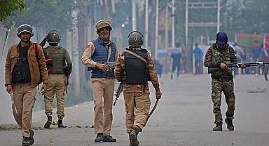 Pakistan'ın kontrolündeki Azad Cammu Keşmir'de çıkan protestolarda 9 kişi öldü