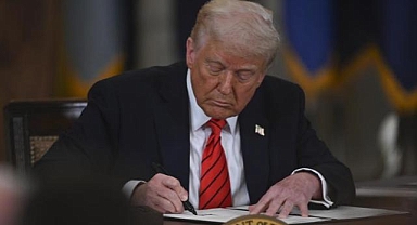 Trump, ithal kamyon ve otobüslere tarife getirilmesini öngören bildiriyi imzaladı