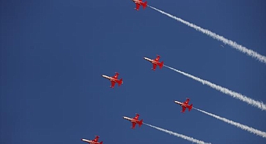 Türk Yıldızları, Kırklareli semalarında gösteri uçuşu yaptı