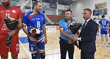 Voleybol: SMS Grup Efeler Ligi