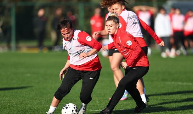 23 Yaş Altı Kadın Milli Futbol Takımı'nın hazırlık kampı başladı