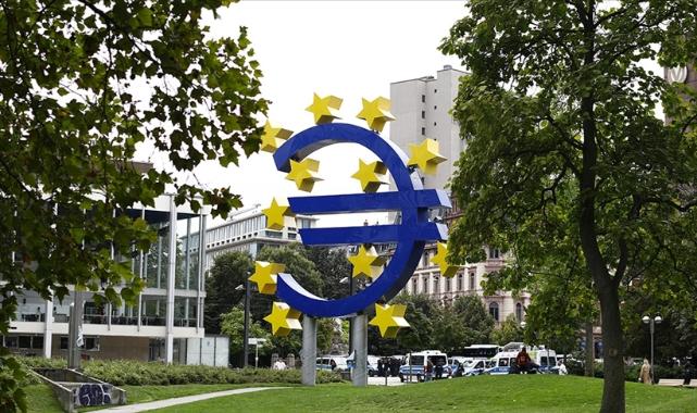 AB'de vergilerin GSYH'ye oranı 2024'te yüzde 40,4 oldu