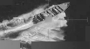 ABD, Doğu Pasifik'te uyuşturucu yüklü olduğu öne sürülen teknenin vurulduğunu açıkladı