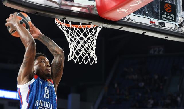 Anadolu Efes, Avrupa Ligi'nde yarın Virtus Bologna'ya konuk olacak