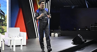 Astronot Tuva Cihangir Atasever, İzmir'de öğrencilerle buluştu