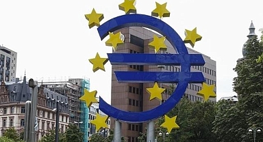 Avro Bölgesi'nde düşen faizlere rağmen şirket kredilerde güçlü ivme yok